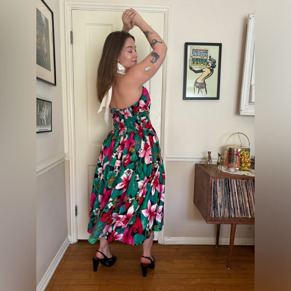 80s does 50s Cotton Fit and Flare Hibiscus Print Sundress - Picture 2 of 9